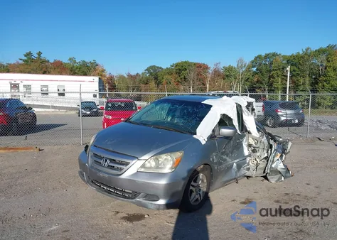 2005 Honda Odyssey Ex-L from USA, damaged, VIN 5FNRL38715B078023